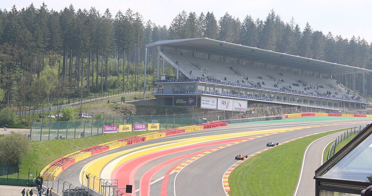 Zak Brown houdt adem in: upgrades, regen en chaos – één fout in Spa kan het seizoen breken