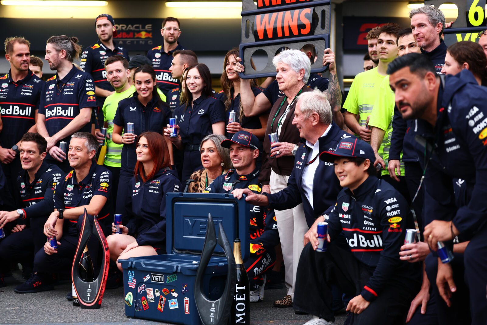 Verstappen maakt McLaren nerveus: ‘ze praten alleen nog over hem, titelrace kantelt in Singapore’