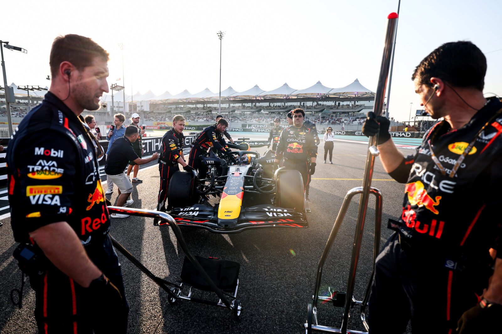 Ingenieuze compressietruc van Mercedes en Red Bull ligt aan basis van eerste F1 2026-controverse