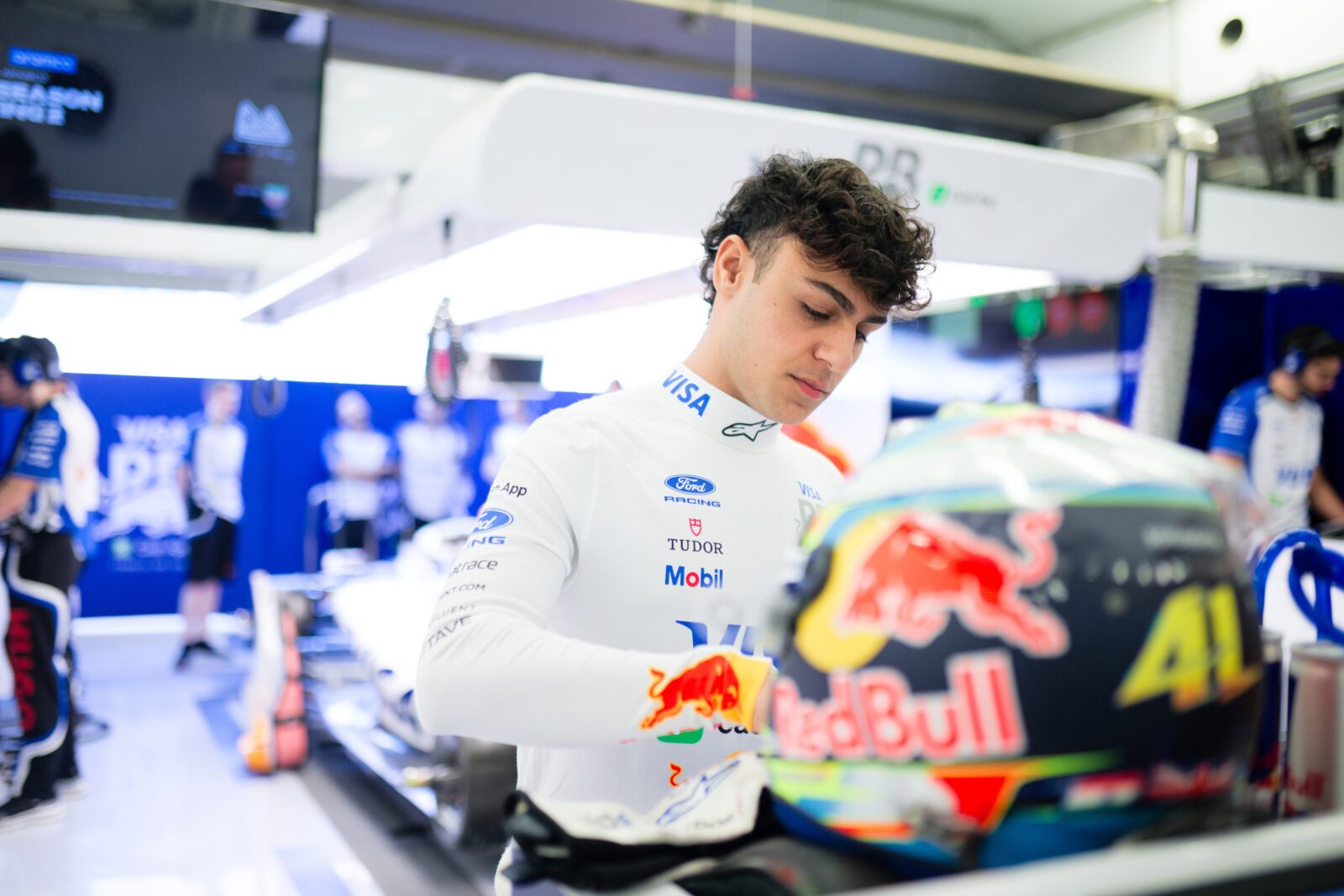 Testtijden bevestigen voorsprong Arvid Lindblad op teamgenoot Lawson bij Racing Bulls