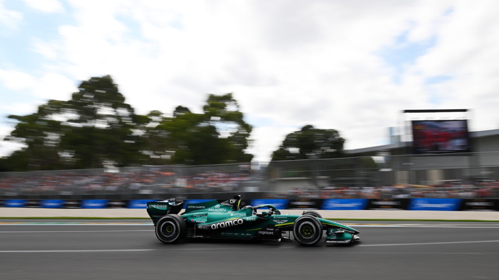 Motor- en batterijproblemen verhinderen volledige raceafstand voor Aston Martin in Australië