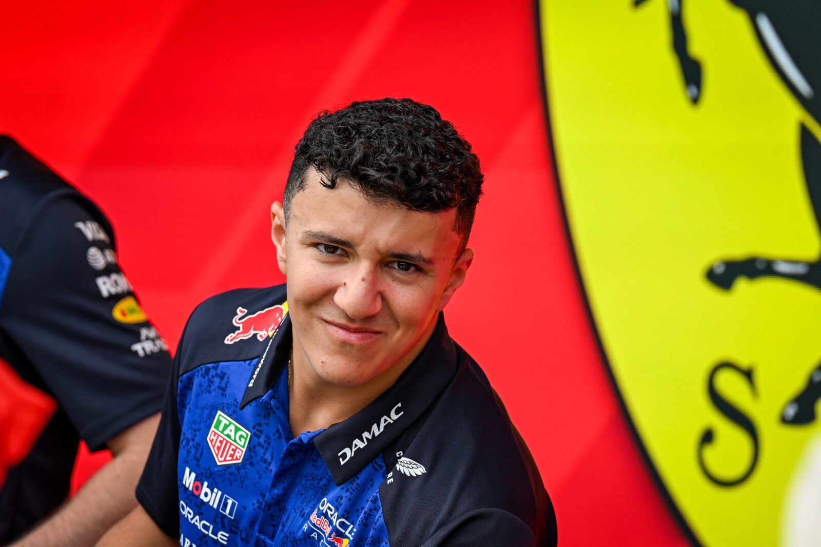 Jacques Villeneuve prijst Isack Hadjar als ideale teamgenoot Verstappen